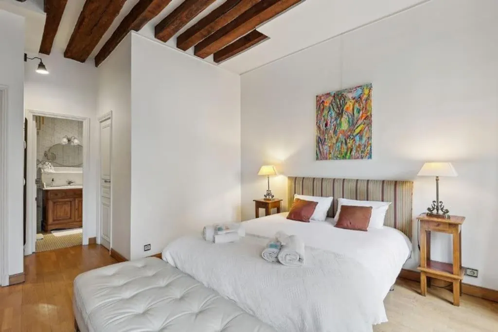 Marais Historical Center Parisian Apartment 3Br Paris