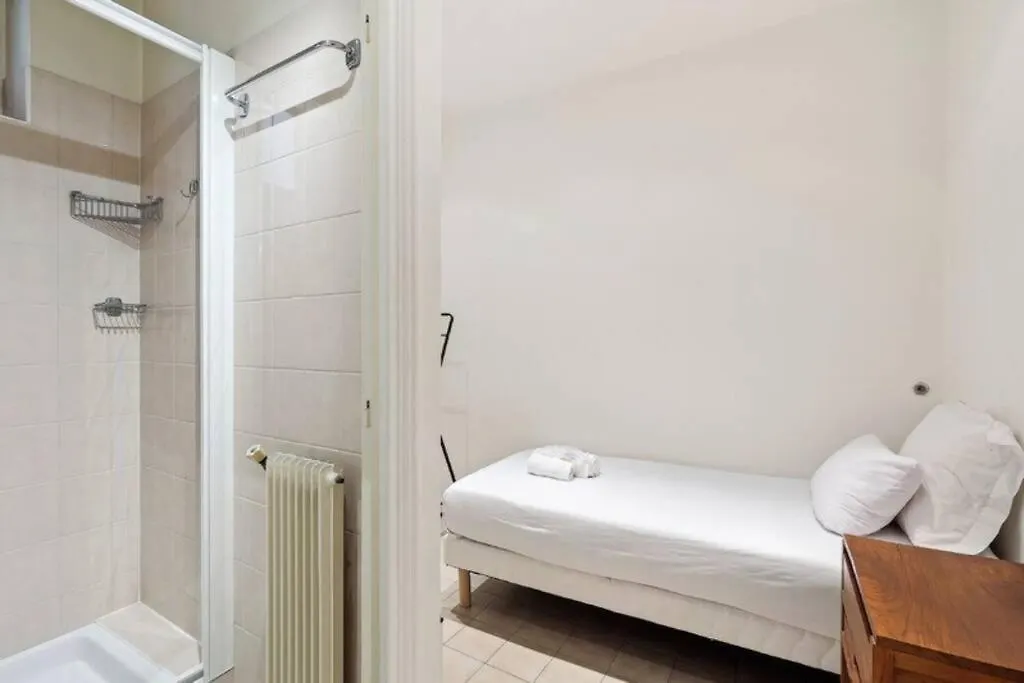 Marais Historical Center Parisian Apartment 3Br 0*, Paris France