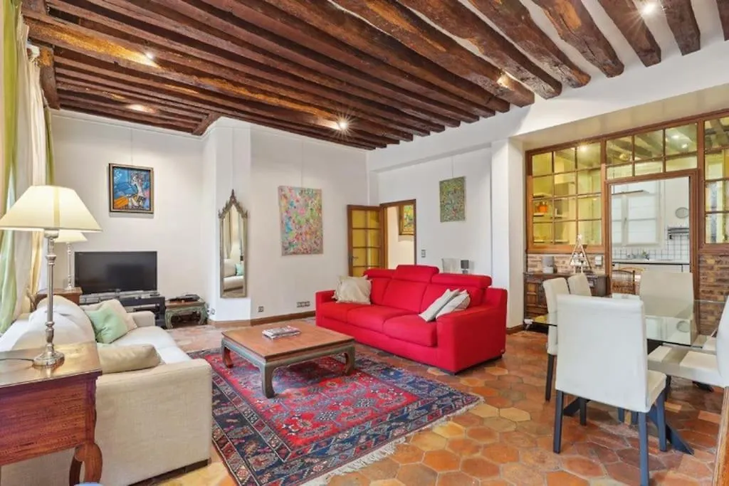 Marais Historical Center Parisian Apartment 3Br France