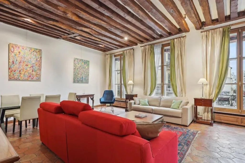 Marais Historical Center Parisian Apartment 3Br