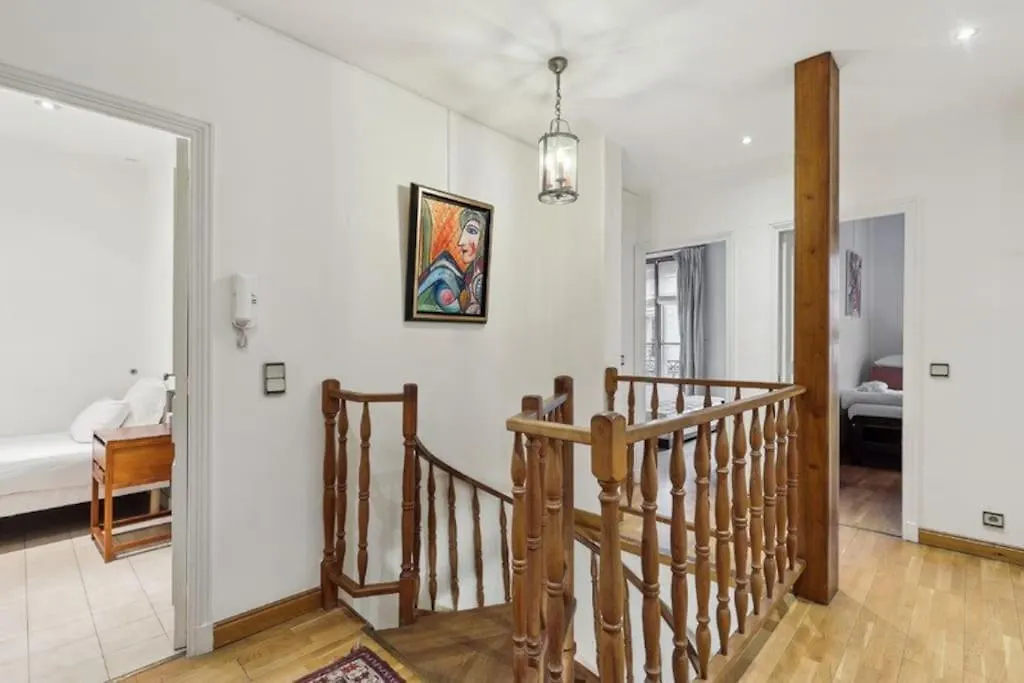 Marais Historical Center Parisian Apartment 3Br
